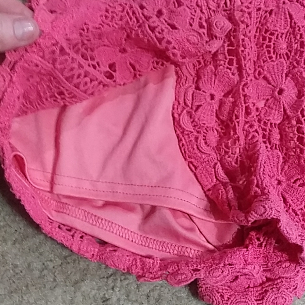 Shorts - Picture 2 of 3